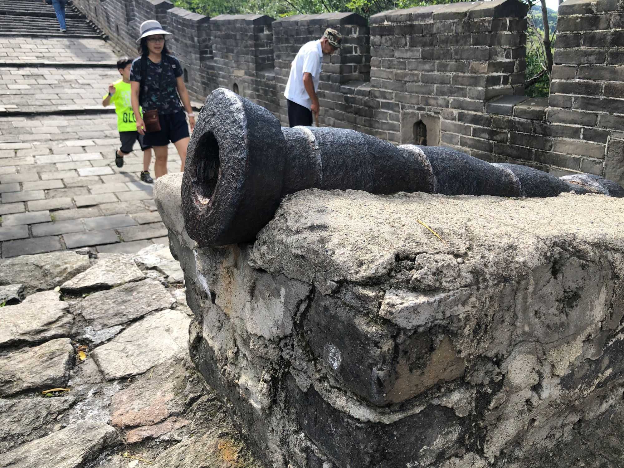 Leftover cannon on the Great Wall (Image by author)